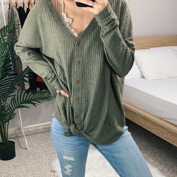 🆕 Vanessa -Olive Green Oversized Thermal Top - Picture 4 of 7